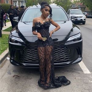 Elegant Black Lace Evening Gown